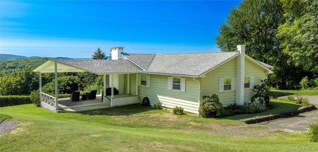 21 Overlook Drive, Pawling, NY 12564