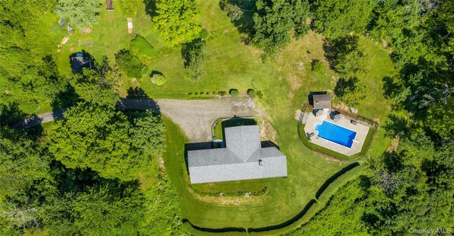 21 Overlook Drive, Pawling, NY 12564