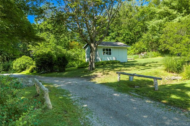 21 Overlook Drive, Pawling, NY 12564
