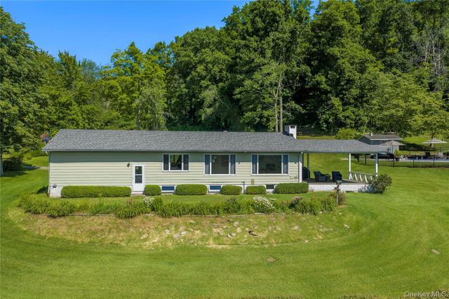 21 Overlook Drive, Pawling, NY 12564