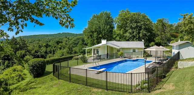 21 Overlook Drive, Pawling, NY 12564