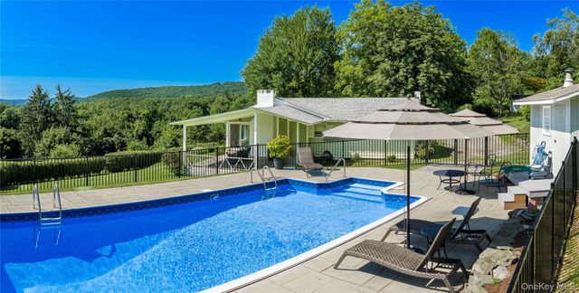 21 Overlook Drive, Pawling, NY 12564