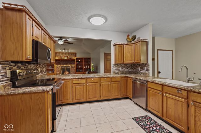 520 Denny Drive, Mooresville, IN 46158