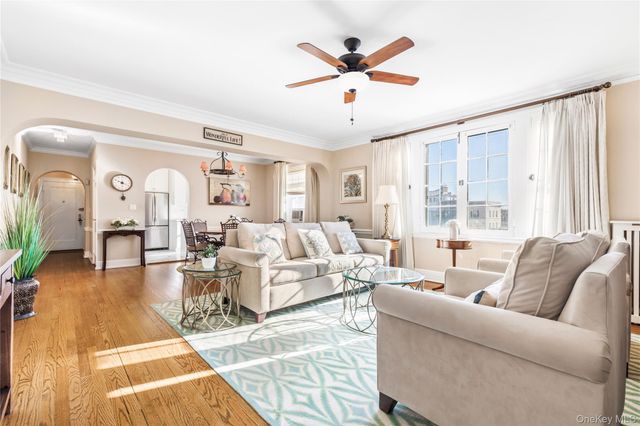 10 Brooklands 5F, Bronxville, NY 10708