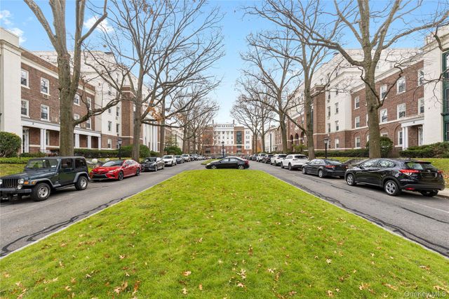 10 Brooklands 5F, Bronxville, NY 10708