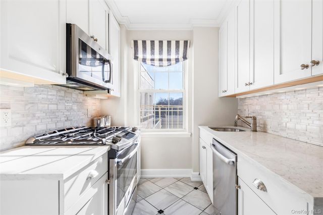 10 Brooklands 5F, Bronxville, NY 10708