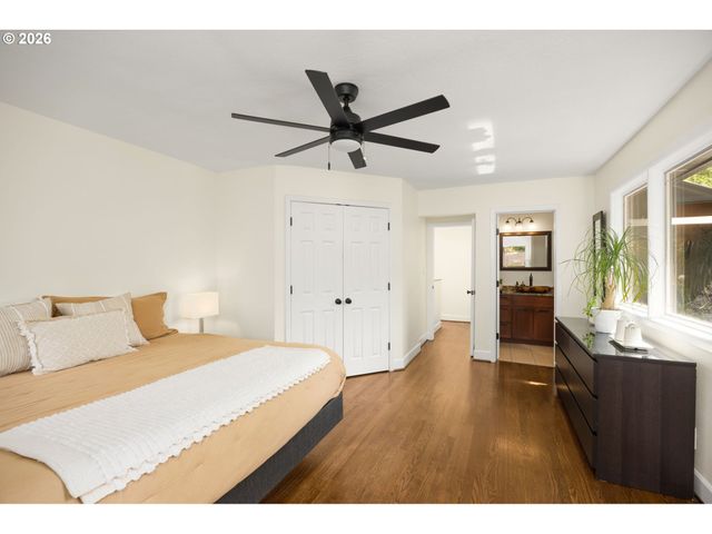 762 LAKE FOREST Dr, Lake Oswego, OR 97034