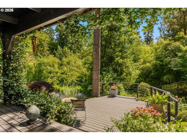 762 LAKE FOREST Dr, Lake Oswego, OR 97034
