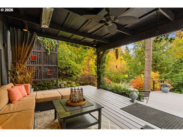 762 LAKE FOREST Dr, Lake Oswego, OR 97034