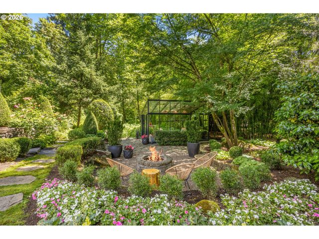 762 LAKE FOREST Dr, Lake Oswego, OR 97034