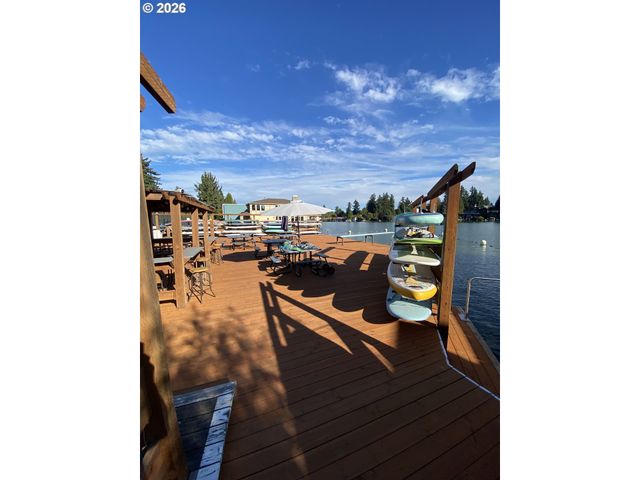 762 LAKE FOREST Dr, Lake Oswego, OR 97034