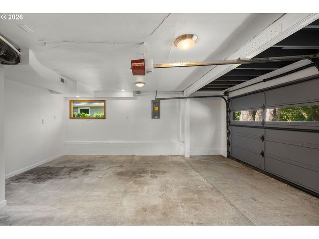 762 LAKE FOREST Dr, Lake Oswego, OR 97034