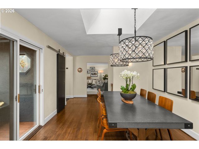 762 LAKE FOREST Dr, Lake Oswego, OR 97034
