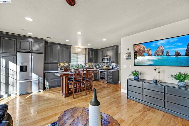 337 I St, Fremont, CA 94536