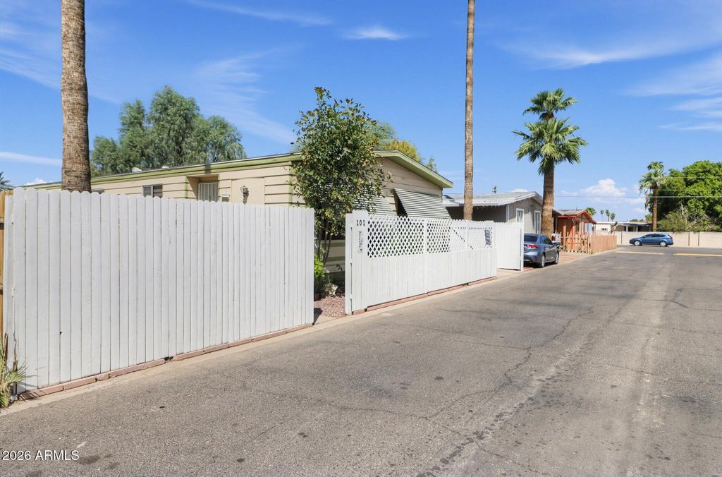 4375 W MISSOURI Avenue 101, Glendale, AZ 85301 — photo 2