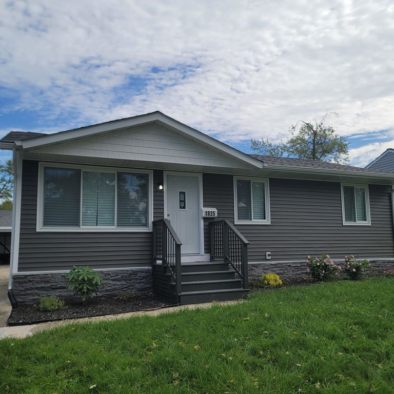1835 225th Street, Sauk Village, IL 60411 — exterior