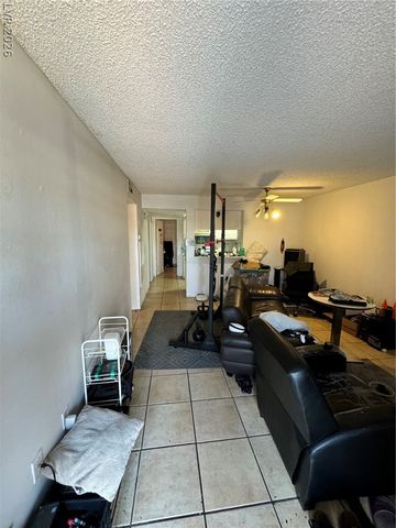 3585 Arville Street 401A, Las Vegas, NV 89103