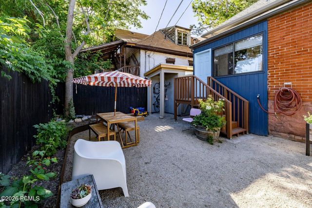 810 E 1st Avenue, Salt Lake City, UT 84103