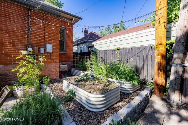 810 E 1st Avenue, Salt Lake City, UT 84103