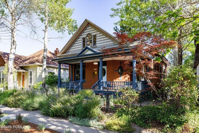 810 E 1st Avenue, Salt Lake City, UT 84103