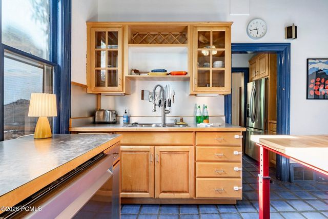 810 E 1st Avenue, Salt Lake City, UT 84103