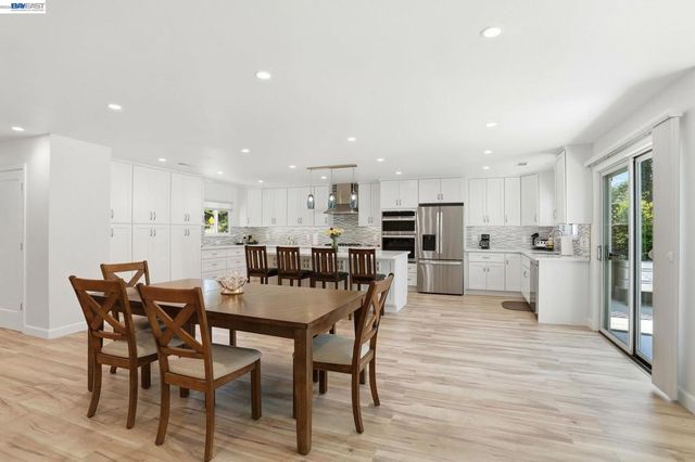 753 Sycamore Rd, Pleasanton, CA 94566
