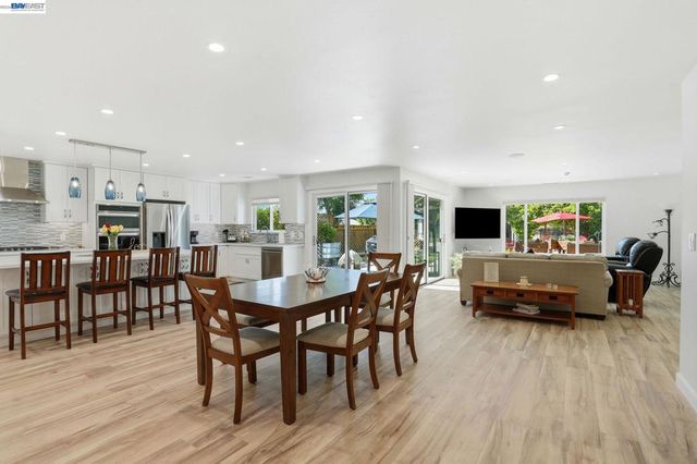 753 Sycamore Rd, Pleasanton, CA 94566