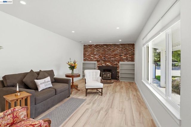 753 Sycamore Rd, Pleasanton, CA 94566