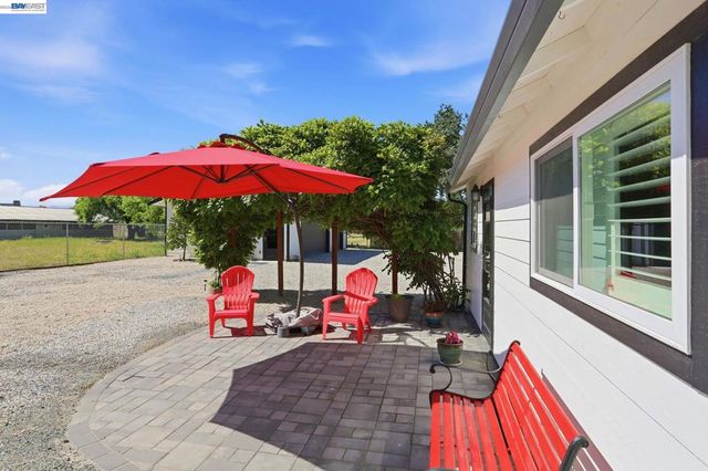 753 Sycamore Rd, Pleasanton, CA 94566