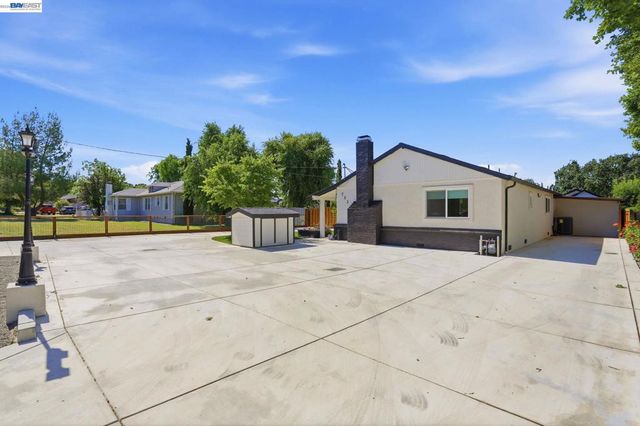 753 Sycamore Rd, Pleasanton, CA 94566