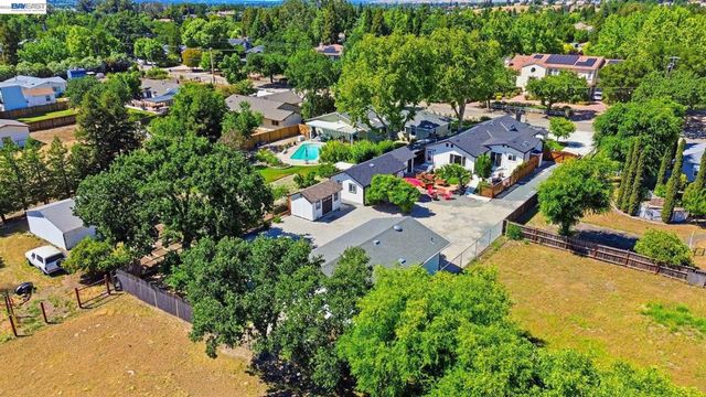 753 Sycamore Rd, Pleasanton, CA 94566