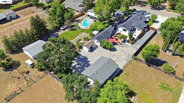 753 Sycamore Rd, Pleasanton, CA 94566