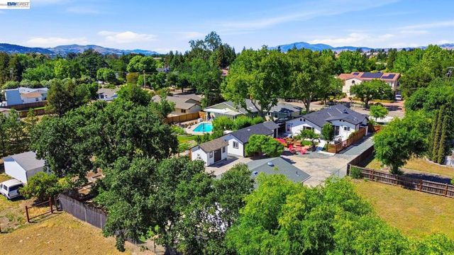 753 Sycamore Rd, Pleasanton, CA 94566