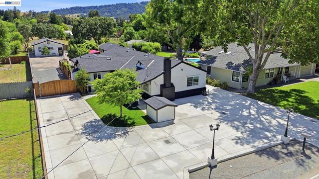 753 Sycamore Rd, Pleasanton, CA 94566