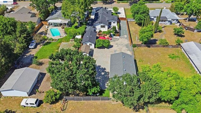 753 Sycamore Rd, Pleasanton, CA 94566