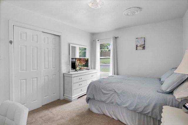 1704 Oakwood Drive, Troup, TX 75789