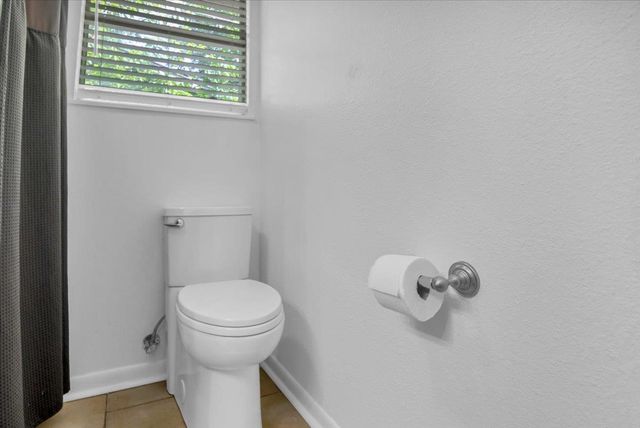 1704 Oakwood Drive, Troup, TX 75789