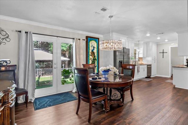 1704 Oakwood Drive, Troup, TX 75789