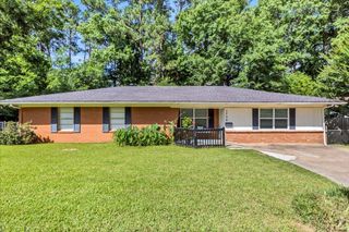 1704 Oakwood Drive, Troup, TX 75789