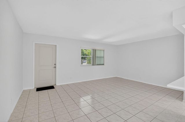 294 Tuscany F Lane 294, Delray Beach, FL 33446