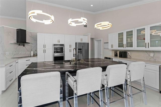1530 W Lacosta Dr W, Pembroke Pines, FL 33027