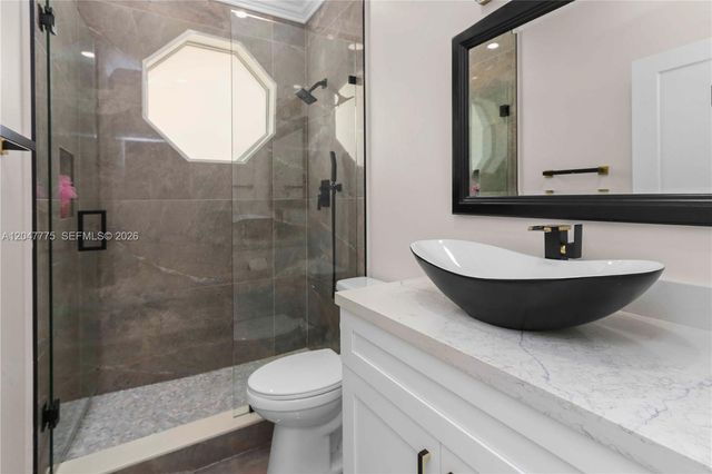 1530 W Lacosta Dr W, Pembroke Pines, FL 33027