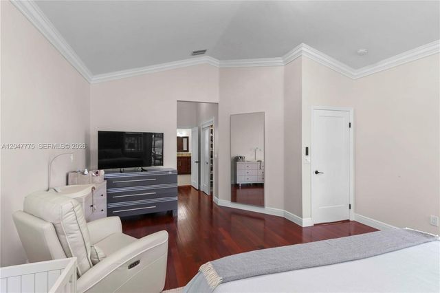 1530 W Lacosta Dr W, Pembroke Pines, FL 33027