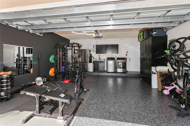 1530 W Lacosta Dr W, Pembroke Pines, FL 33027