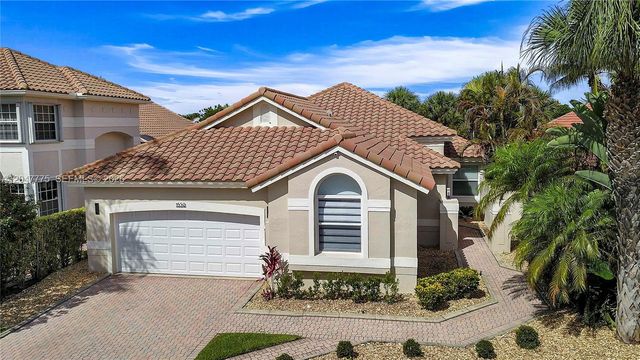 1530 W Lacosta Dr W, Pembroke Pines, FL 33027