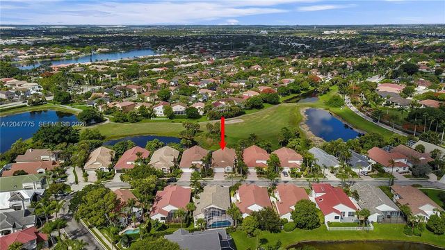 1530 W Lacosta Dr W, Pembroke Pines, FL 33027