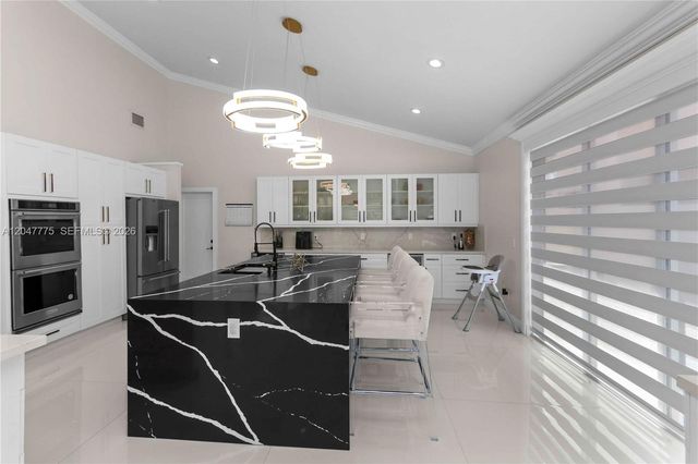 1530 W Lacosta Dr W, Pembroke Pines, FL 33027