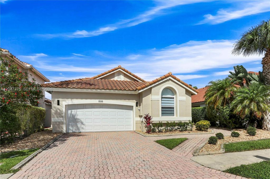 1530 W Lacosta Dr W, Pembroke Pines, FL 33027