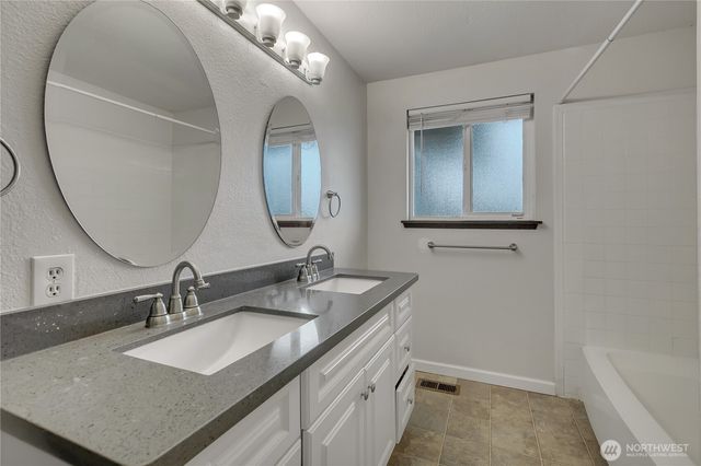 22210 47th Avenue E, Spanaway, WA 98387