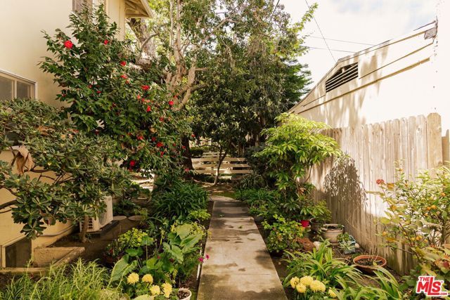 525 E Maple Street 1, Glendale, CA 91205